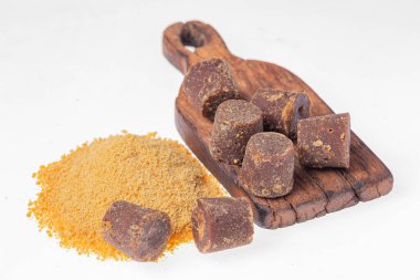 Piloncillo on bar ve zemin piloncillo, şeker kamışının ürünü.