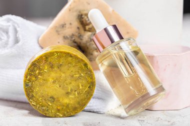 Doğal cilt bakım ürünlerinden yapılmış el yapımı sabun.