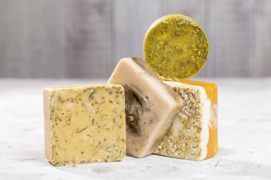Doğal cilt bakım ürünlerinden yapılmış el yapımı sabun.