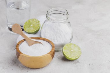 Köy yüzeyinde kabartma tozu ve kireç