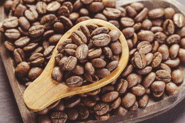 Kızarmış kahve çekirdekleri, Kolombiya 'dan organik kahve.