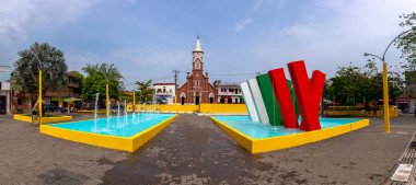 Porto Berrio, Antioquia, Kolombiya 'nın ana parkının panoramik manzarası