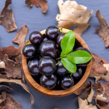 Amazon kökenli egzotik ve lezzetli taze Jaboticaba meyveleri.