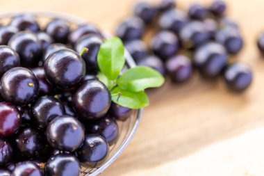 Amazon kökenli egzotik ve lezzetli taze Jaboticaba meyveleri.