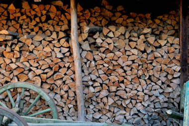 Doğranmış odun istiflenmiş arkaplan resmi