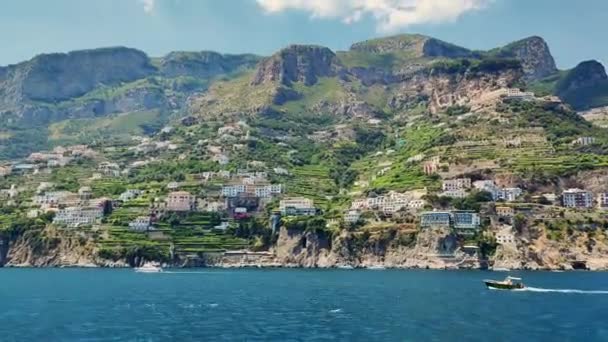 Lentää Kauniin Vuoristosaaren Ohi Uskomaton Välimeren Maisema Käsite Matka Vapaa — kuvapankkivideo