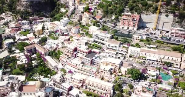 Wohlhabende Häuser Der Küste Luftaufnahme Der Amalfiküste Postitano Italien Küstenort — Stockvideo