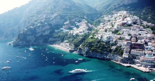 Drone Lotnicze Widok Wybrzeże Amalfi Latanie Wzdłuż Starego Miasta Wybrzeża — Wideo stockowe