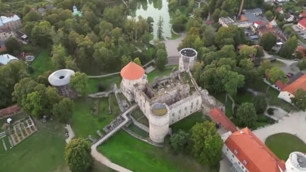 Cirklar Runt Cesis Slott Medeltida Slott Lettland Arkeologiska Parken Historiska — Stockvideo