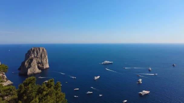 Aerial View Three Faraglioni Rocks Capri Island Time Lapse Hyperlapse — Stok video