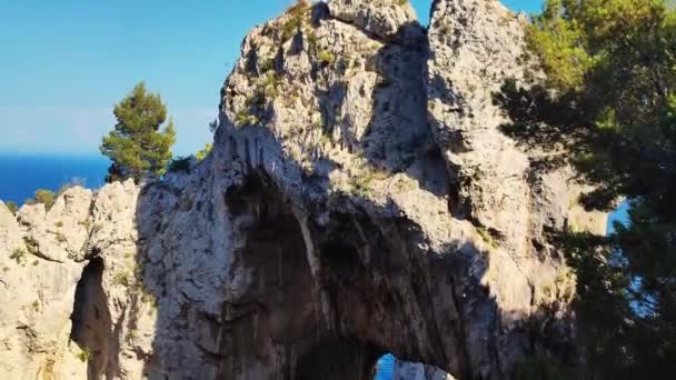 Arco Naturale Aerial Footage View Natural Limestone Arch Forms Bridge — Stockvideo