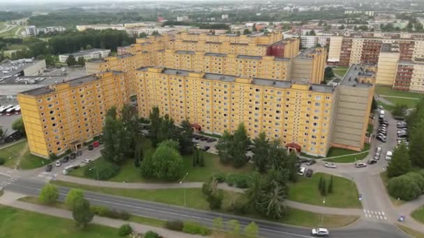 Edifício Residencial Contemporâneo Cidade Distrito Dormitório Comunidade Quarto Drone Disparou — Vídeo de Stock