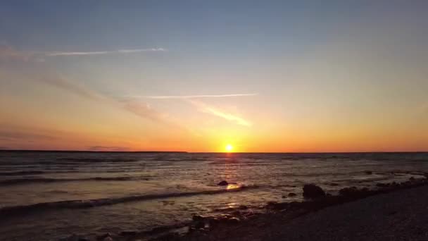 Tijdsverloop Van Majestueuze Zonsondergang Zonsopgang Landschap Prachtig Wolkenlandschap Boven Zee — Stockvideo