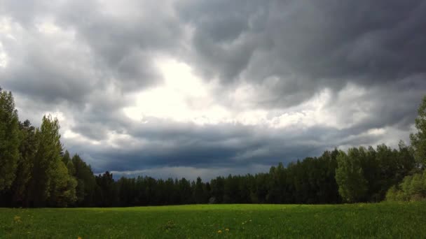 Donkere Onheilspellende Grijze Stormwolken Slow Motion Epische Storm Tropische Zonsondergang — Stockvideo