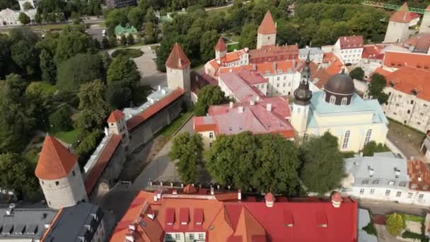 Beautiful Aerial View Tallinn Old Town Red Rooftop Buildings Estonia — Vídeo de stock