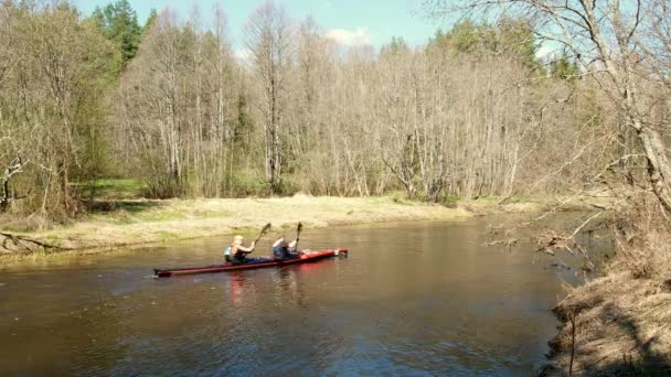 강에서 스포츠 사람들 응원하고 스포츠 레크리에이션 Swim Kayak Boat Fitness — 비디오