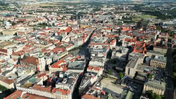 在布尔诺的无人机上俯瞰全景 捷克共和国 布尔诺市 南摩拉维亚地区高质量的4K镜头 — 图库视频影像