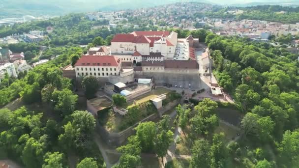 Панорамный Вид Беспилотника Город Брно Чехия Над Видом Средневековый Замок — стоковое видео
