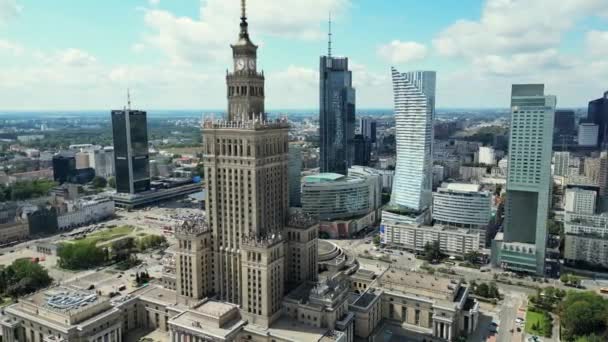建立华沙空中景观 市中心 波兰华沙Palac Kulp Org Naukiin文化与科学宫的空中景观 市中心的玻璃高层大楼的天际线 质量4K — 图库视频影像