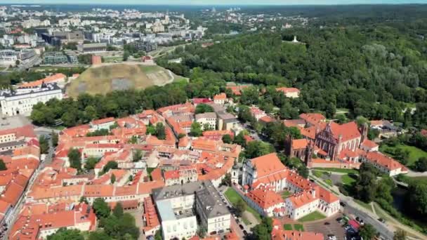 Vilnius Cidade Velha Dia Quente Bonito Verão Edifícios Modernos Arquitetura — Vídeo de Stock