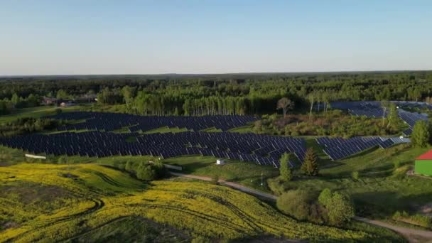 Ecologie Panneaux Centrales Solaires Dans Les Champs Énergie Verte Coucher — Video