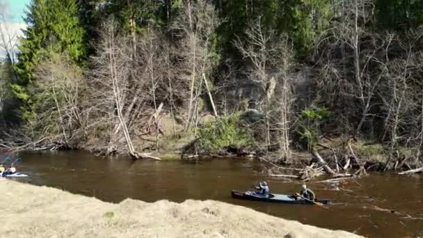Drone Disparó Una Canoa Deportiva Conducida Por Equipo Hombres Mujeres — Vídeo de stock