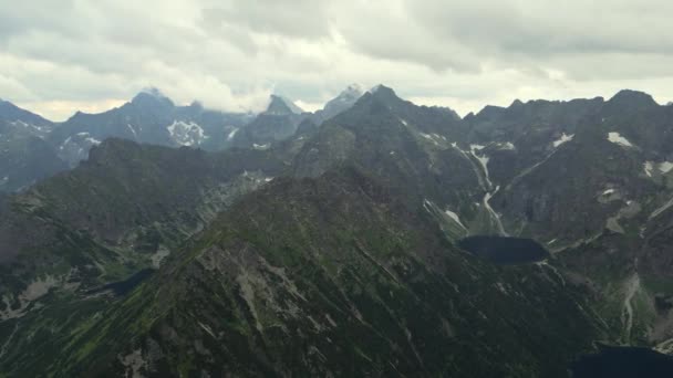 Floresta Hazy Evening Light Mountains Aerial Montanhas Deslumbrantes High Tatra — Vídeo de Stock
