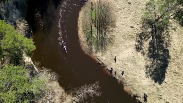 Kanufahren Eine Art Rudersport Folgt Einer Zweifachen Kajakfahrt Flussabwärts Drohnen — Stockvideo
