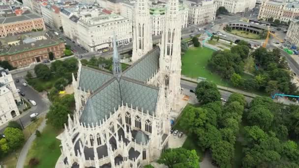 Letecký Pohled Vídeň Votivkirche Novogotickou Krásu Uprostřed Panoramatu Zdobí Ringstrasse — Stock video