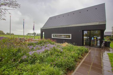 Ziyaretçi Merkezi Terp Hegebeintum, Hollanda, Friesland 'daki en yüksek nokta.