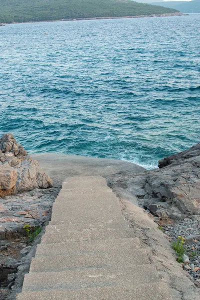 Trappen Die Leiden Naar Zee Het Rotsachtige Strand — Stockfoto