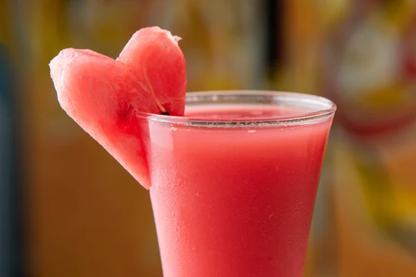 Vatten Melon Juice Serveras Engångs Glas Isolerad Bordsskiva Syn Arabiskt — Stockfoto