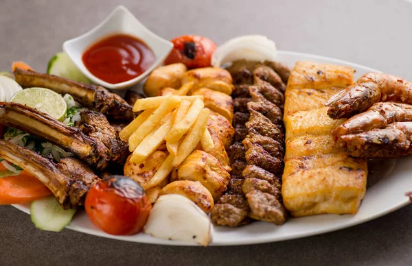 Persian Mix Grill Platter Tikka Boti Lamb Chop Meat Kabab — Stock Photo, Image