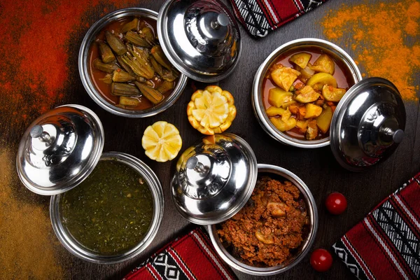 Assorted Indian Food Alu Mutter Bhindi Keema Palak Saag Bhutta — Stock Photo, Image