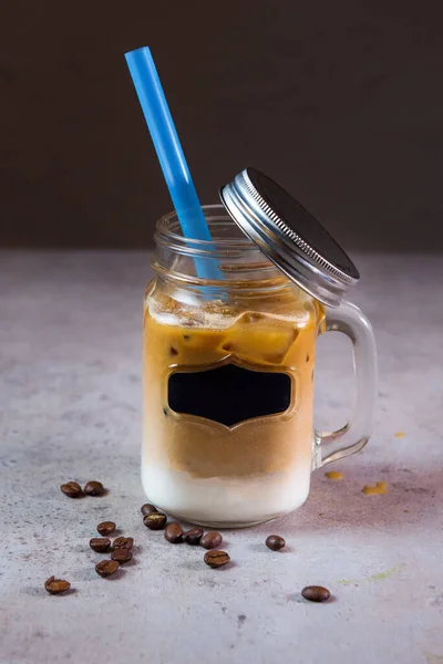 Latte Spagnolo Che Serve Vaso Con Vista Laterale Paglia Sullo — Foto Stock