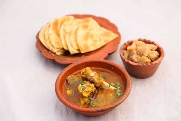 Desi Colazione Mutton Nalli Nihari Halwa Paratha Servita Piatto Isolato — Foto Stock