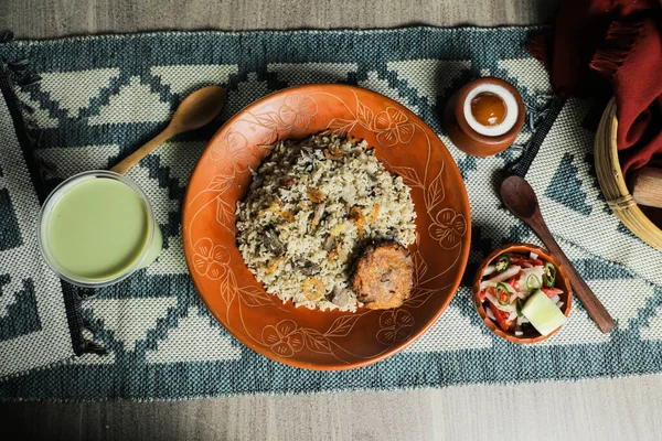 Carne Res Tehari Combo Con Shami Kabab Tikki Ensalada Borhani —  Fotos de Stock