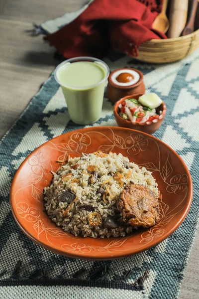 Manzo Tehari Combo Con Shami Kabab Tikki Insalata Borhani Gulab — Foto Stock