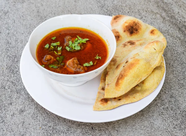 Shahi Chicken Korma Qorma Karahi Masala Mit Naan Roti Serviert — Stockfoto