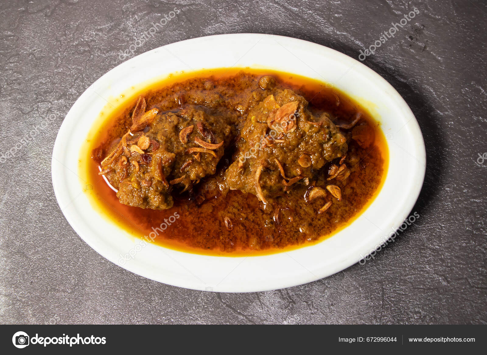 Fígado de carneiro frito ou kaleji masala, receita não vegetariana popular  da índia e do paquistão