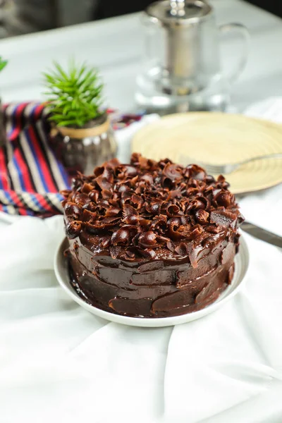 Csokoládé Karamella Torta Felszolgálva Élelmiszer Asztali Nézet Kávézó Sütemény Desszert — Stock Fotó