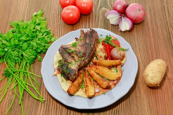 Beef Roast Nifa Food Potato Veggies Tomato Onion Coriander Served — Stock Photo, Image