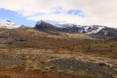 Svnafellsjkull İzlanda 'da bir buzuldur ve Vatnajkull' un buzul dilidir.