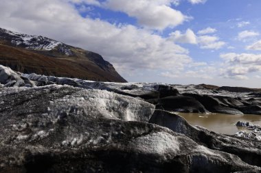 Svnafellsjkull İzlanda 'da bir buzuldur ve Vatnajkull' un buzul dilidir.