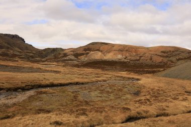 İzlanda 'nın doğu kesimindeki bir dağın görüntüsü 