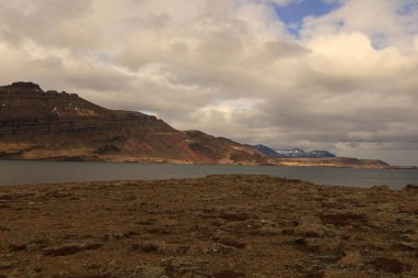Berufjorour Doğu İzlanda 'da bir fiyorttur. Yaklaşık 20 kilometre uzunluğunda ve 2 ila 5 kilometre genişliğinde..