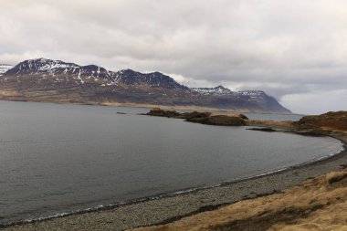 Berufjorour Doğu İzlanda 'da bir fiyorttur. Yaklaşık 20 kilometre uzunluğunda ve 2 ila 5 kilometre genişliğinde..