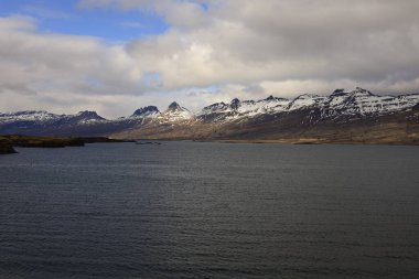 Berufjorour Doğu İzlanda 'da bir fiyorttur. Yaklaşık 20 kilometre uzunluğunda ve 2 ila 5 kilometre genişliğinde..
