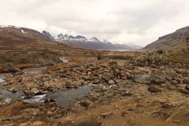 Nykurhylsfoss, Fossa Nehri 'ndeki Fossardalur' da gizli ve ıssız bir şelaleydi. 