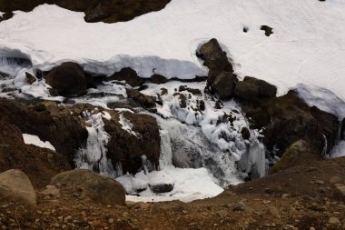 Fardagafoss, İzlanda 'nın doğu bölgesinde yer alan Seyoisfjorou kasabasına giden yolda Egilsstadir' in hemen dışında yer alan bir şelaledir.